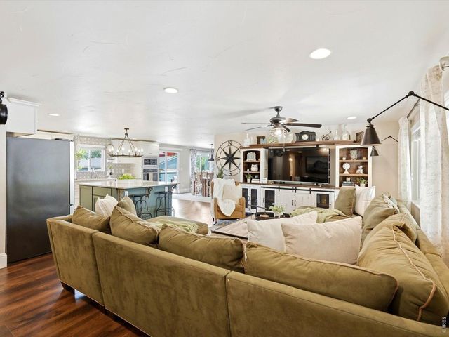 520 Namaqua Rd, Loveland, CO 80537