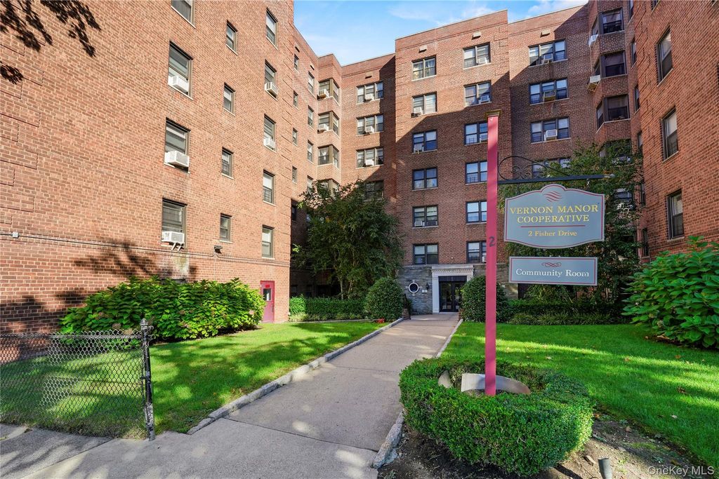 2 Fisher Drive 208, Mount Vernon, NY 10552 — exterior