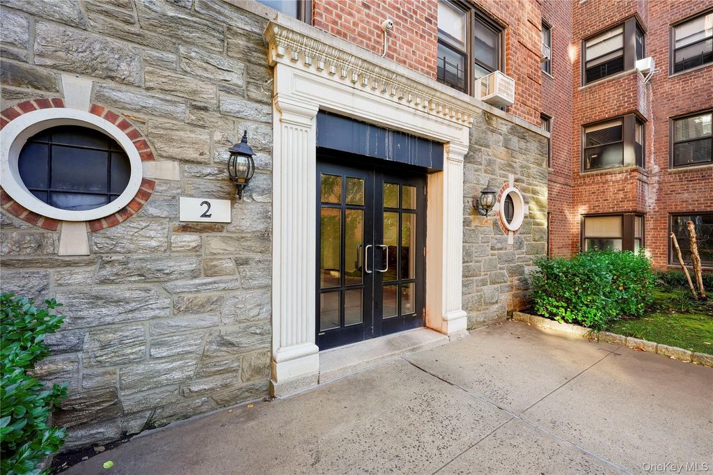2 Fisher Drive 208, Mount Vernon, NY 10552 — photo 2