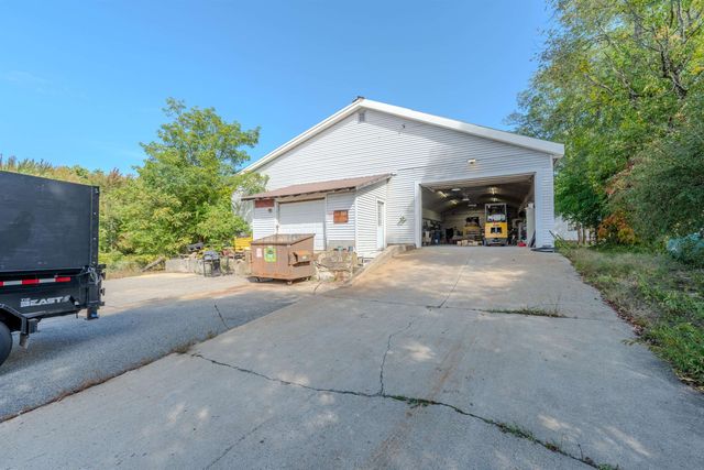 13 Elm Street, Newton, NH 03858
