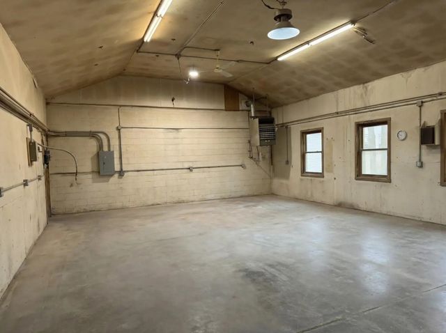 13 Elm Street, Newton, NH 03858