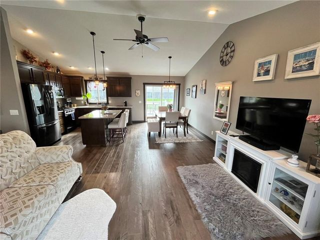 1642 Beaver Way, New Richmond, WI 54017