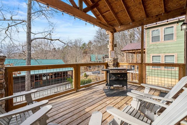 1012 Ravens Ford Way, Sevierville, TN 37876