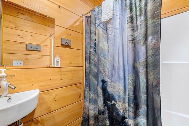 1012 Ravens Ford Way, Sevierville, TN 37876