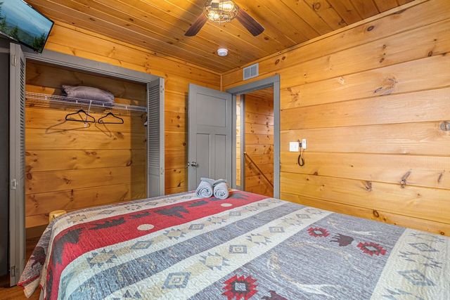 1012 Ravens Ford Way, Sevierville, TN 37876