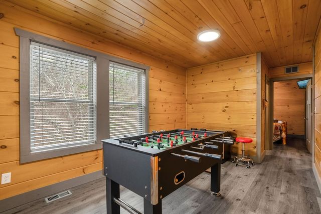 1012 Ravens Ford Way, Sevierville, TN 37876