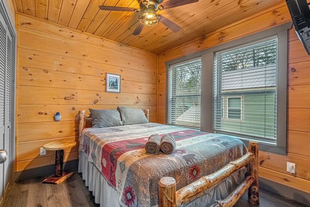 1012 Ravens Ford Way, Sevierville, TN 37876