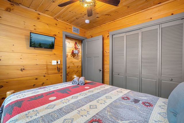 1012 Ravens Ford Way, Sevierville, TN 37876