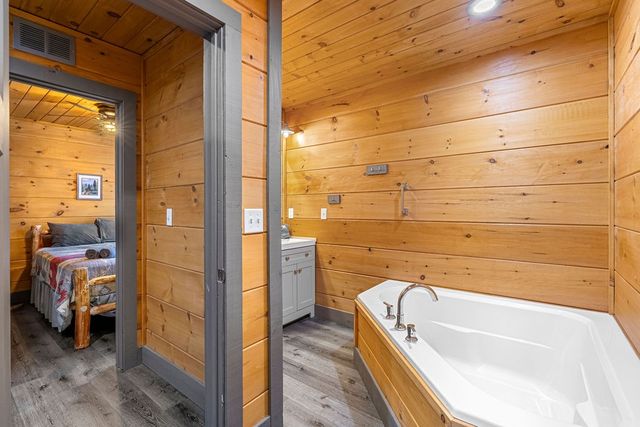 1012 Ravens Ford Way, Sevierville, TN 37876