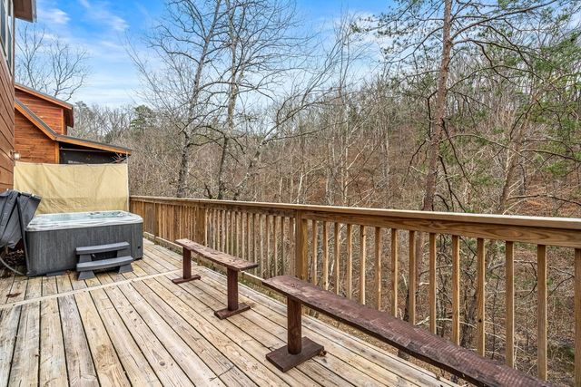 1012 Ravens Ford Way, Sevierville, TN 37876