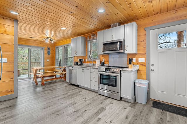 1012 Ravens Ford Way, Sevierville, TN 37876