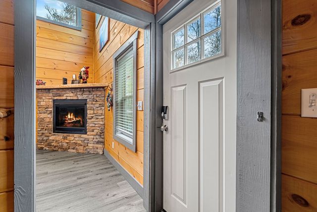 1012 Ravens Ford Way, Sevierville, TN 37876