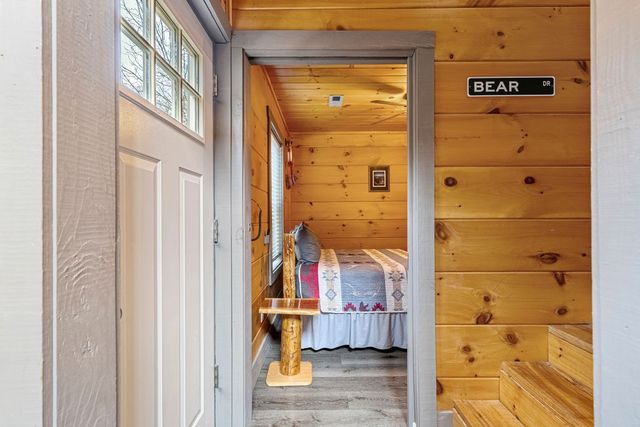 1012 Ravens Ford Way, Sevierville, TN 37876