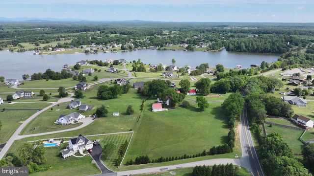8303 ZACHARY TAYLOR HWY, Mineral, VA 23117