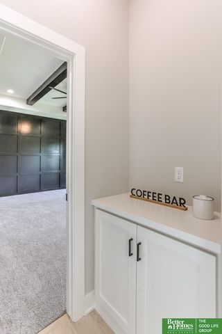 5425 N 212 Street, Elkhorn, NE 68022