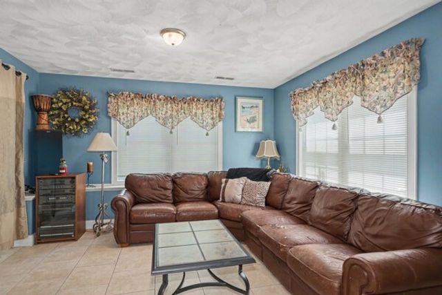 15 Fitz Terrace, Wilmington, MA 01887