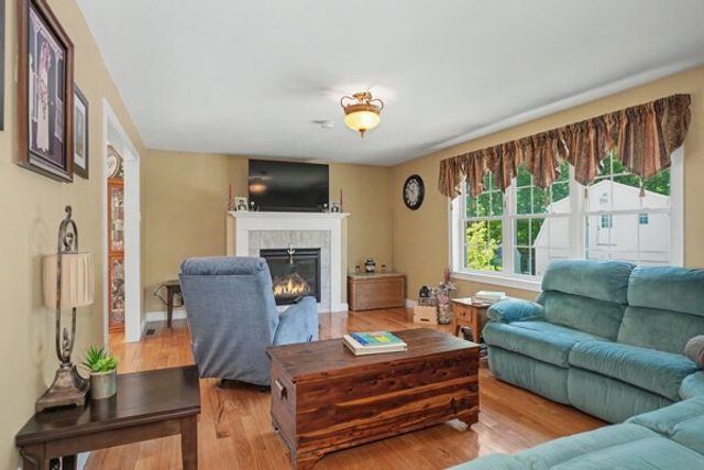 15 Fitz Terrace, Wilmington, MA 01887