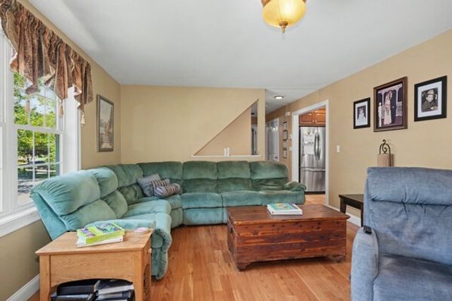 15 Fitz Terrace, Wilmington, MA 01887