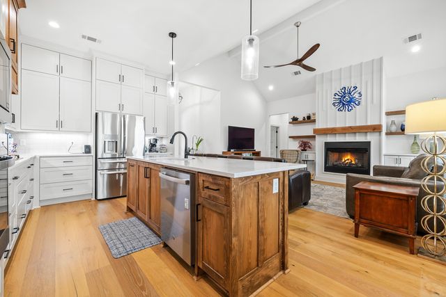 8028 N Shoreline Boulevard, Benton, AR 72019