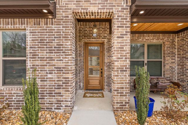 8028 N Shoreline Boulevard, Benton, AR 72019