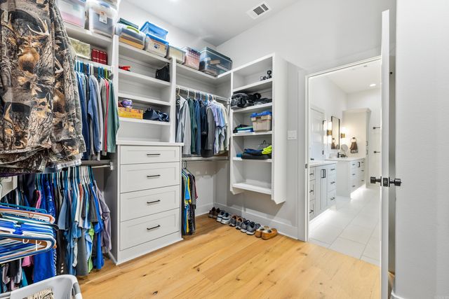 8028 N Shoreline Boulevard, Benton, AR 72019