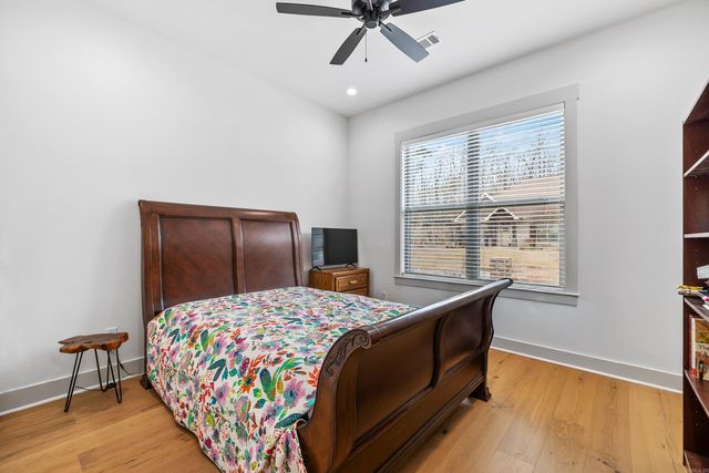 8028 N Shoreline Boulevard, Benton, AR 72019