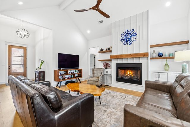 8028 N Shoreline Boulevard, Benton, AR 72019