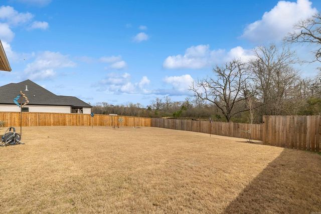 8028 N Shoreline Boulevard, Benton, AR 72019