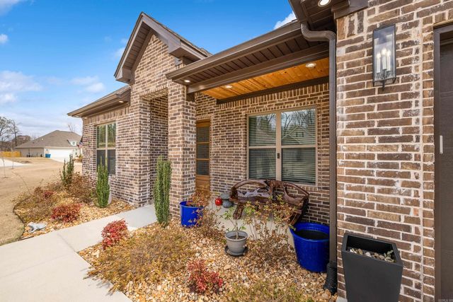 8028 N Shoreline Boulevard, Benton, AR 72019