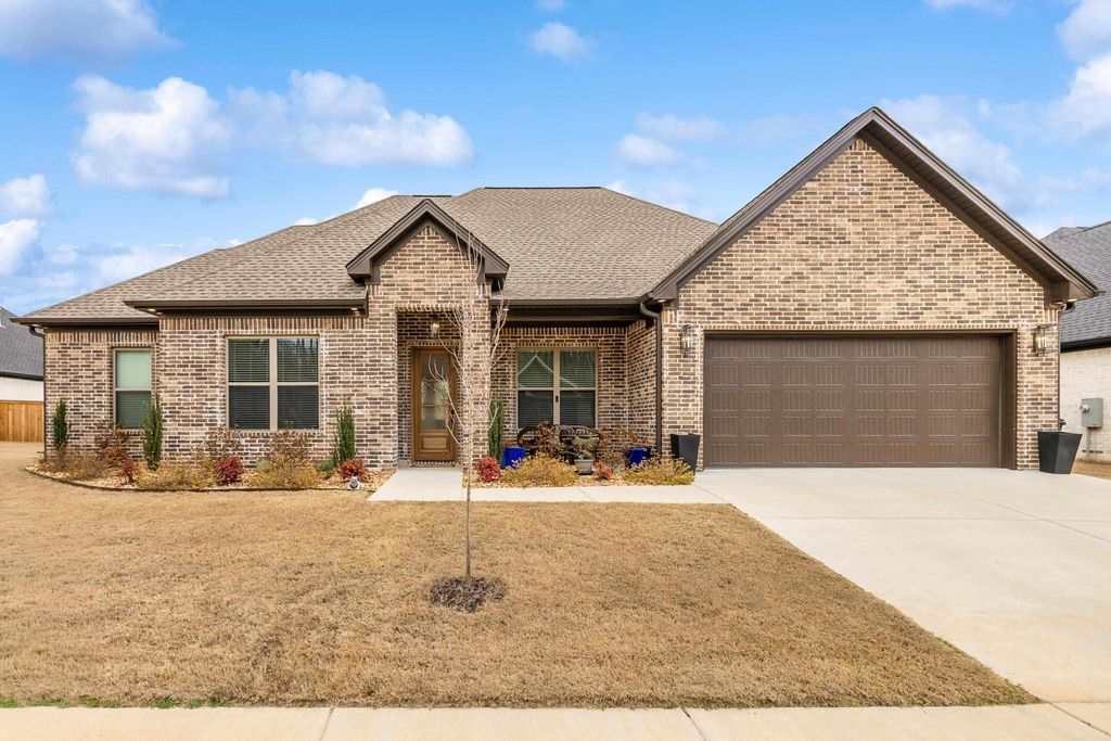 8028 N Shoreline Boulevard, Benton, AR 72019