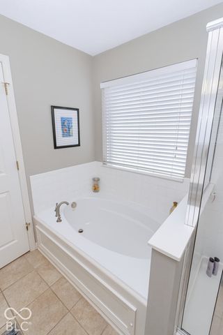 12139 Black Hills Drive, Fishers, IN 46038