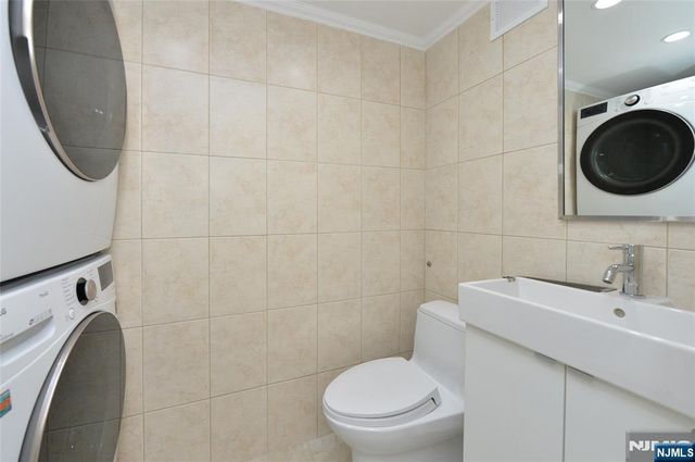 1055 River Road 310, Edgewater, NJ 07020