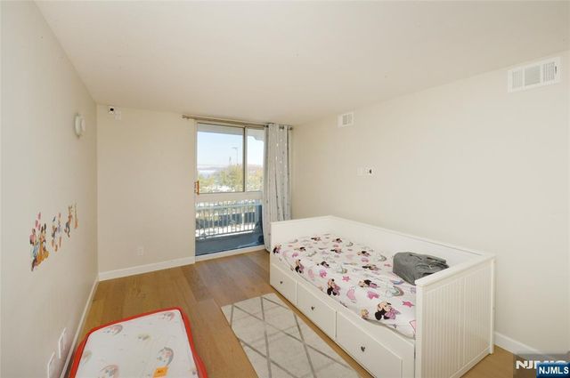 1055 River Road 310, Edgewater, NJ 07020