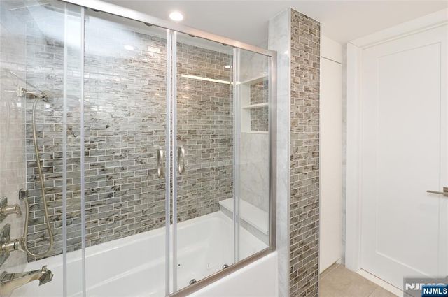 1055 River Road 310, Edgewater, NJ 07020