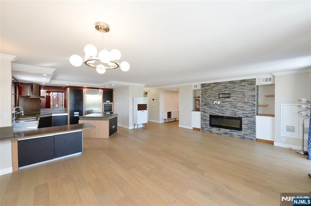 1055 River Road 310, Edgewater, NJ 07020