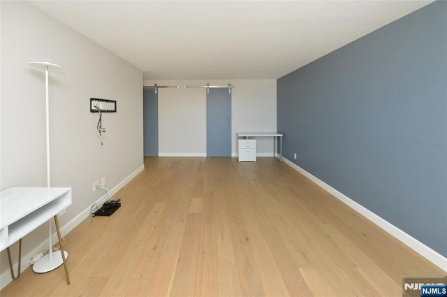 1055 River Road 310, Edgewater, NJ 07020