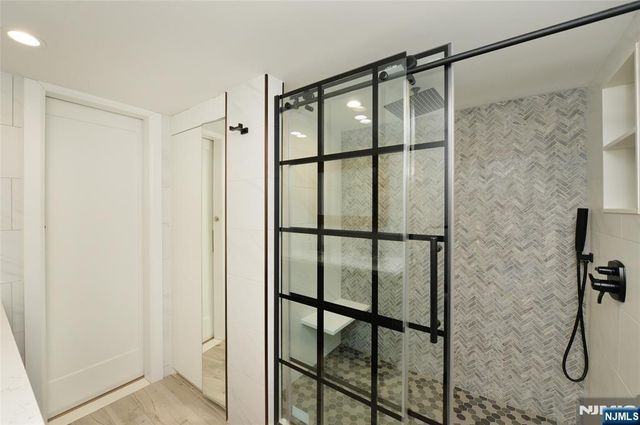 1055 River Road 310, Edgewater, NJ 07020