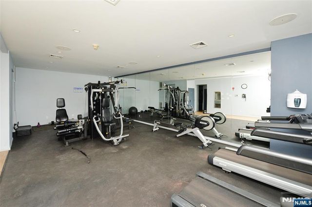 1055 River Road 310, Edgewater, NJ 07020