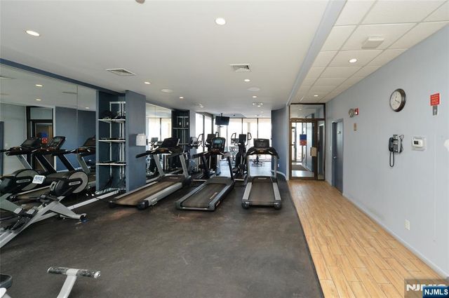 1055 River Road 310, Edgewater, NJ 07020