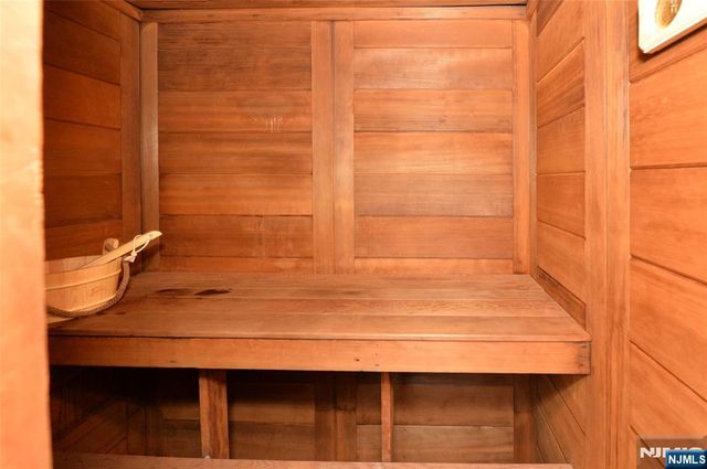 1055 River Road 310, Edgewater, NJ 07020