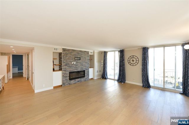 1055 River Road 310, Edgewater, NJ 07020