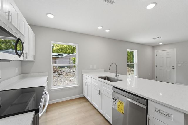 2107 SUANEE AVENUE, Eustis, FL 32726