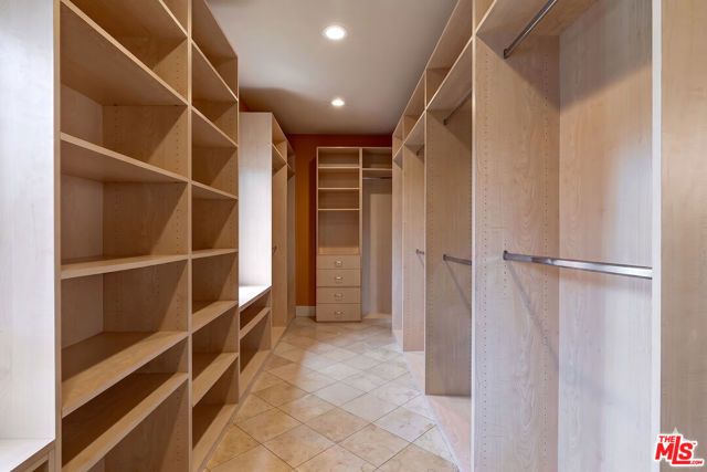 209 S Anita Avenue, Los Angeles, CA 90049