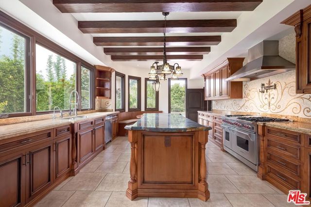 209 S Anita Avenue, Los Angeles, CA 90049