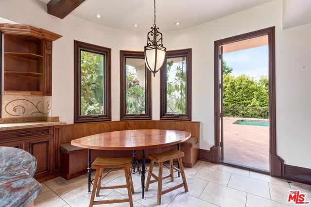 209 S Anita Avenue, Los Angeles, CA 90049