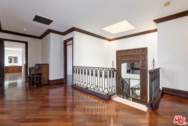209 S Anita Avenue, Los Angeles, CA 90049