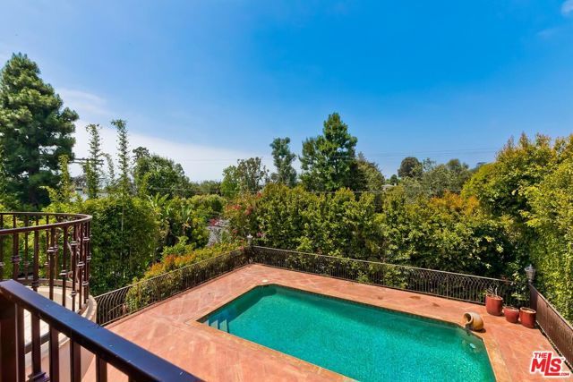 209 S Anita Avenue, Los Angeles, CA 90049