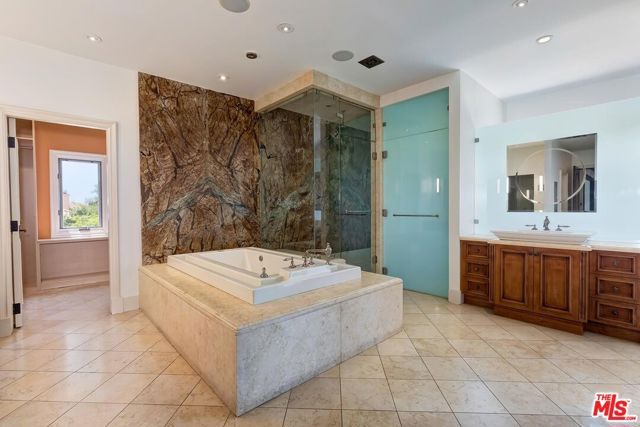 209 S Anita Avenue, Los Angeles, CA 90049