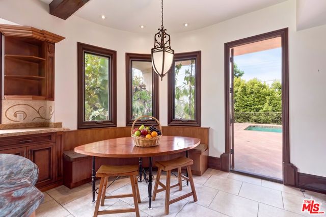 209 S Anita Avenue, Los Angeles, CA 90049
