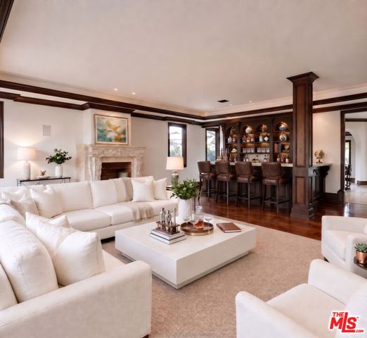 209 S Anita Avenue, Los Angeles, CA 90049